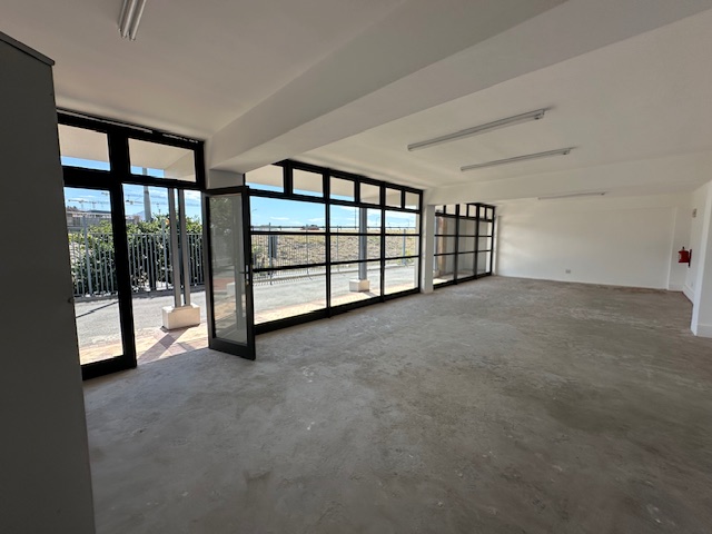 To Let commercial Property for Rent in Maitland Western Cape